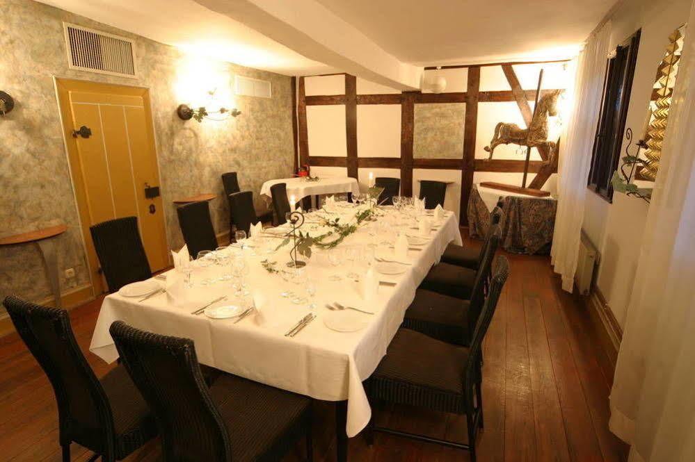 Restaurant & ****Hotel Hoeerhof Idstein Exteriör bild