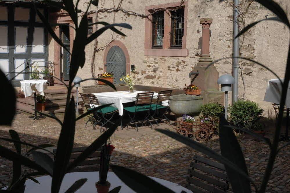 Restaurant & ****Hotel Hoeerhof Idstein Exteriör bild